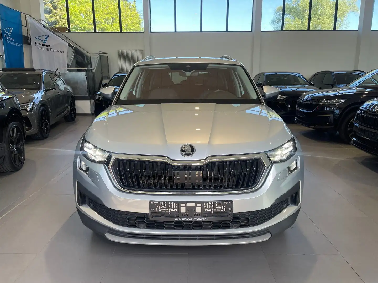 Skoda Kodiaq Clever 1.5 TSI DSG AID/ACC/MATRIX/KAM/KEY Plateado - 2
