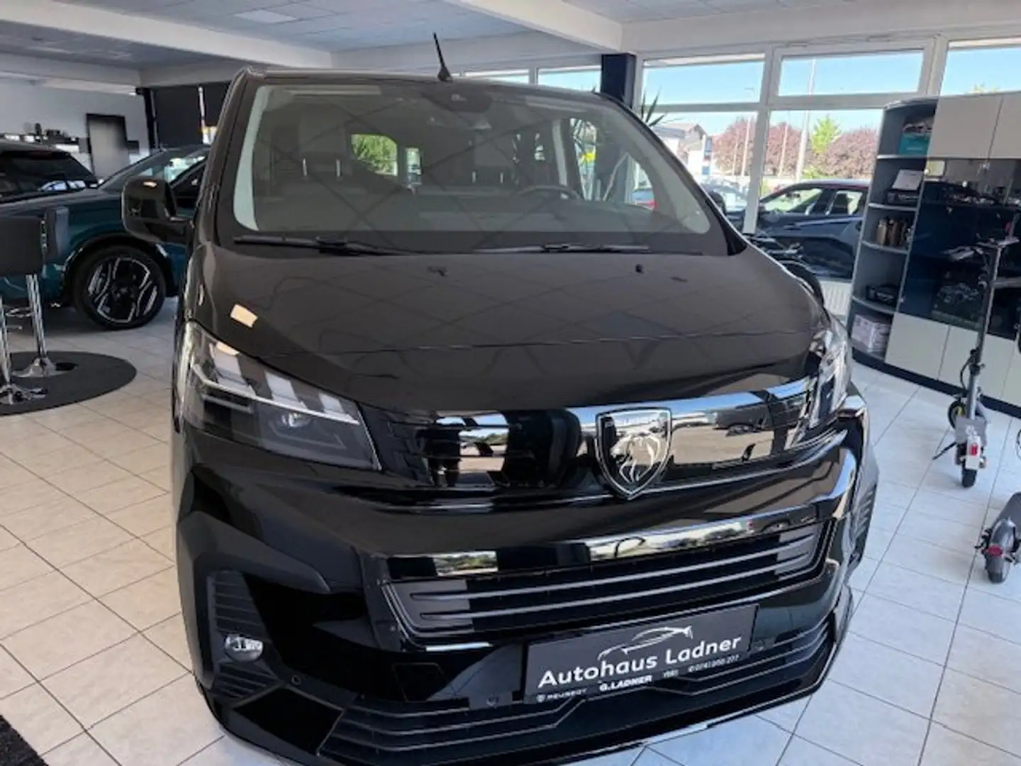Peugeot Traveller Traveller Premium L2 BlueHDI 180 EAT8 Fekete - 1