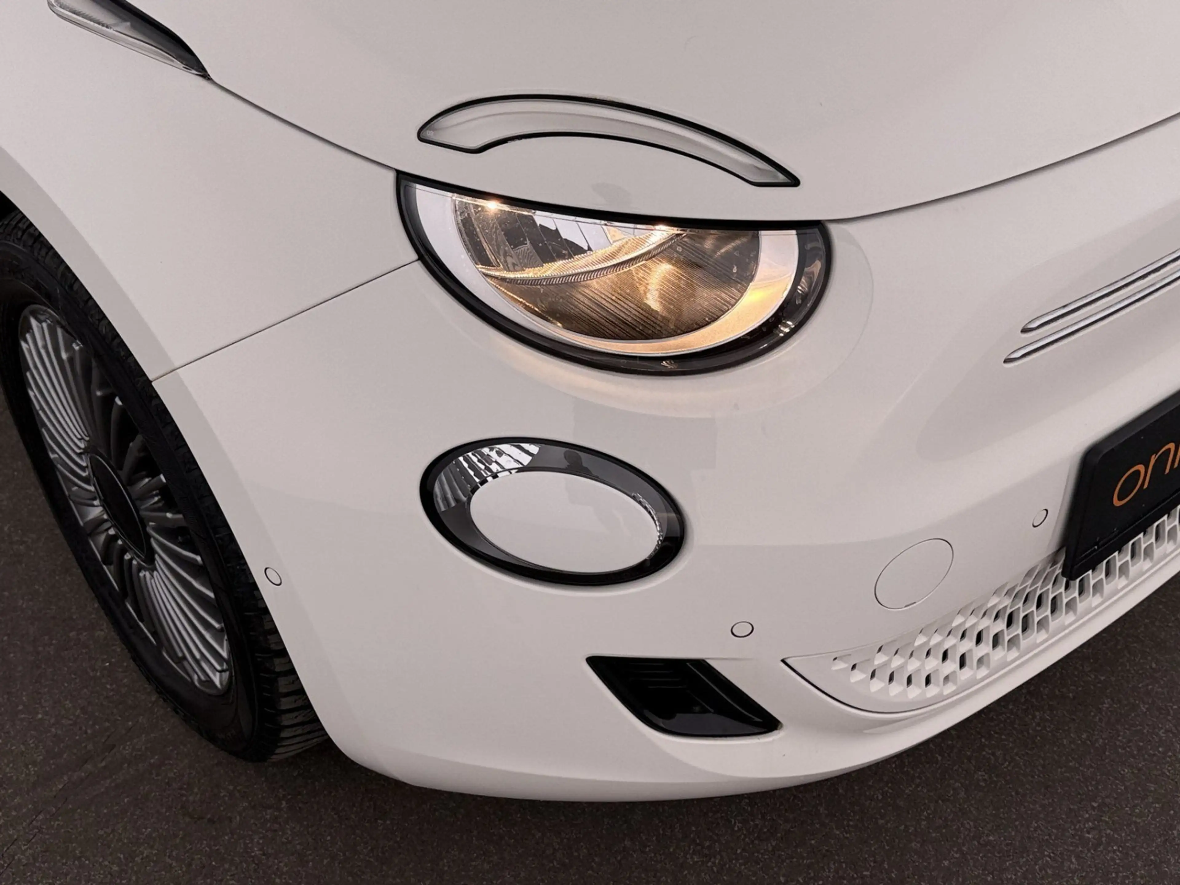 Fiat 500e 500 e 42kWh Aut NAVI SITZHZG R-CAM ASSIST TEMP — photo 12