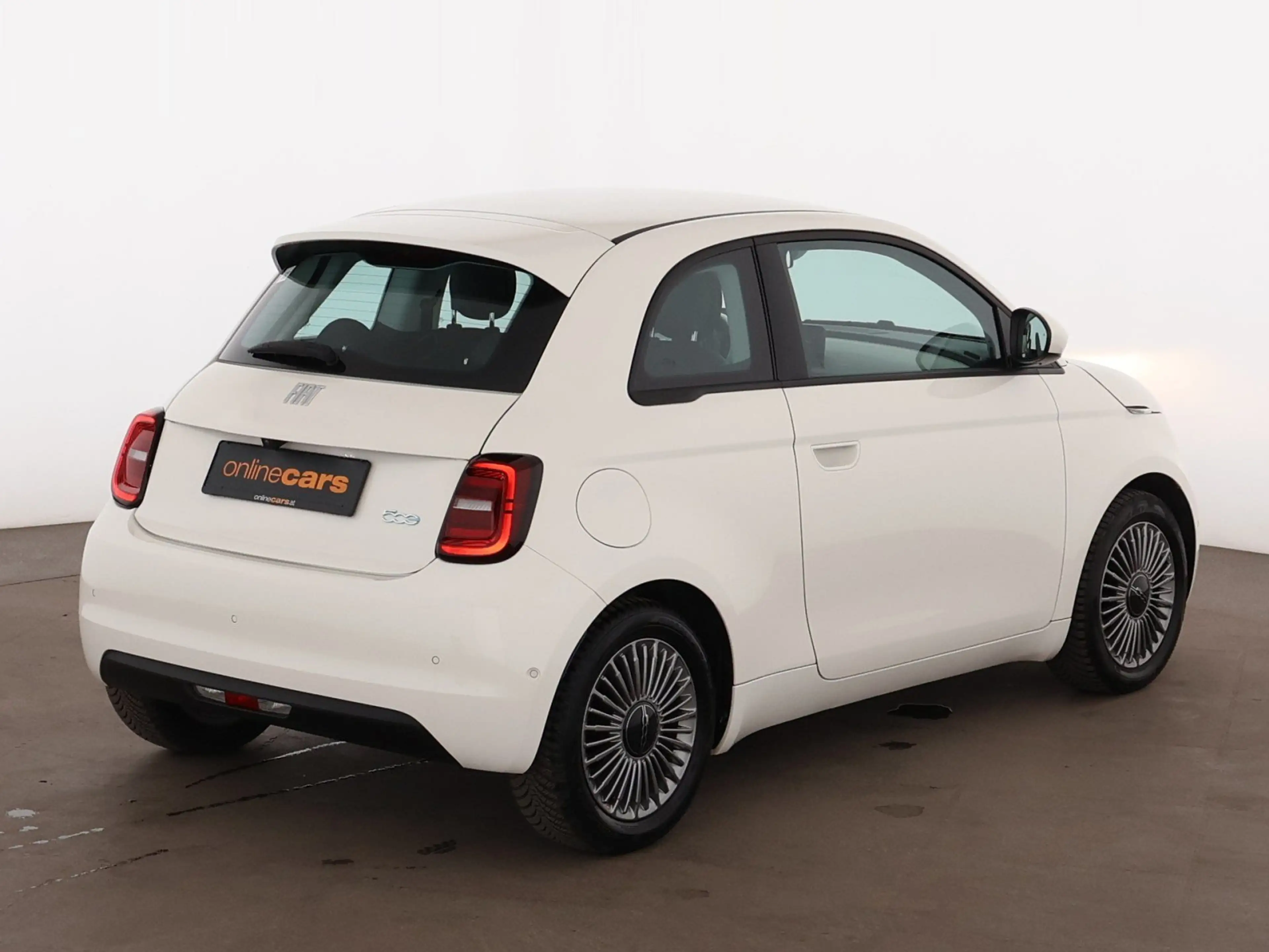 Fiat 500e 500 e 42kWh Aut NAVI SITZHZG R-CAM ASSIST TEMP — photo 8