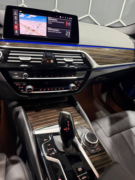 BMW 520 520 d*Laserlight*AHK*Pano* — photo 15