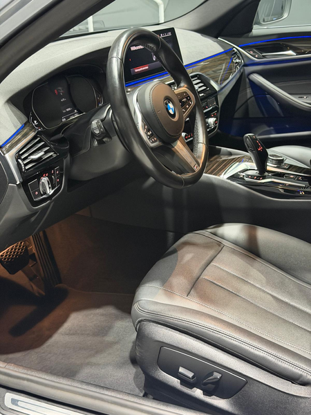 BMW 520 520 d*Laserlight*AHK*Pano* — photo 12