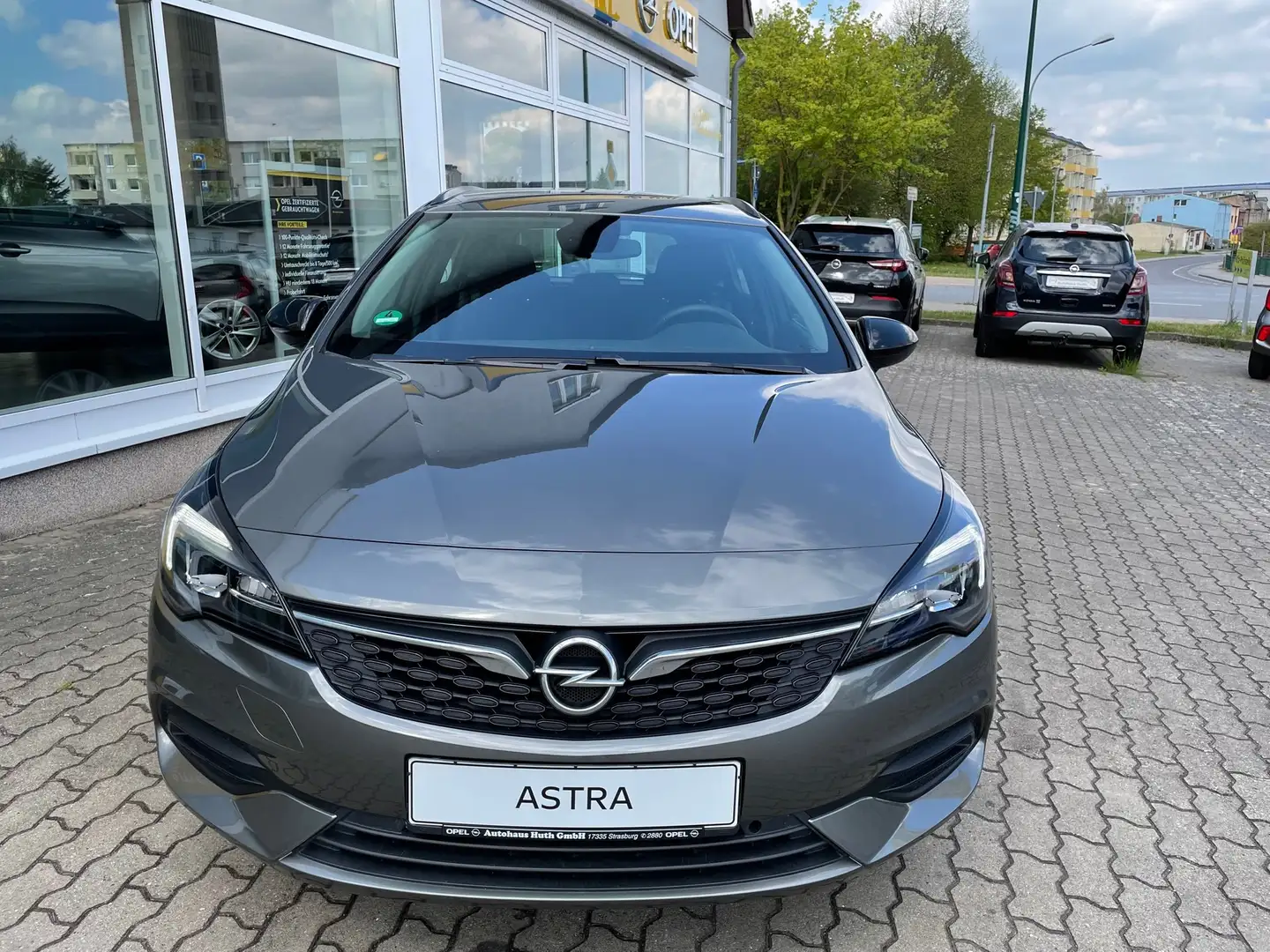Opel Astra Kombi in Grau gebraucht in Strasburg für € 21.900