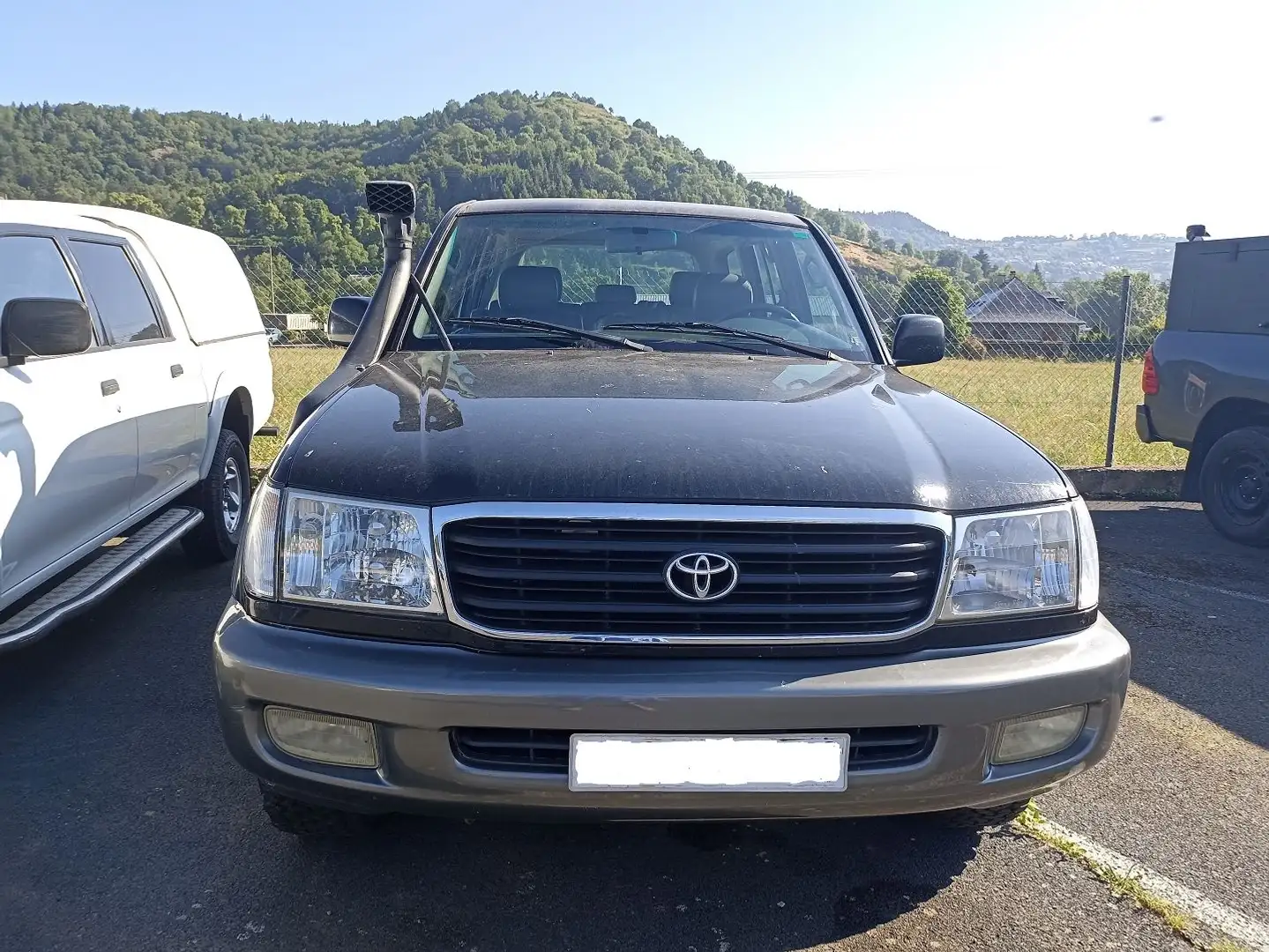 Toyota Land Cruiser Noir - 1