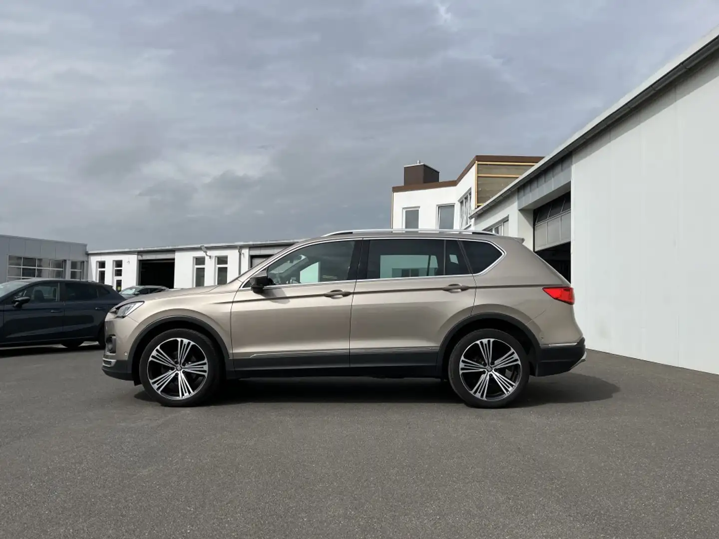 SEAT Tarraco 1.5 TSI Xcellence 160€ m. 20% Anzahlung AHK Digi Beige - 2