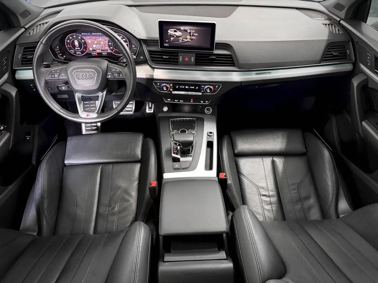Audi Q5 снимка Audi Q5