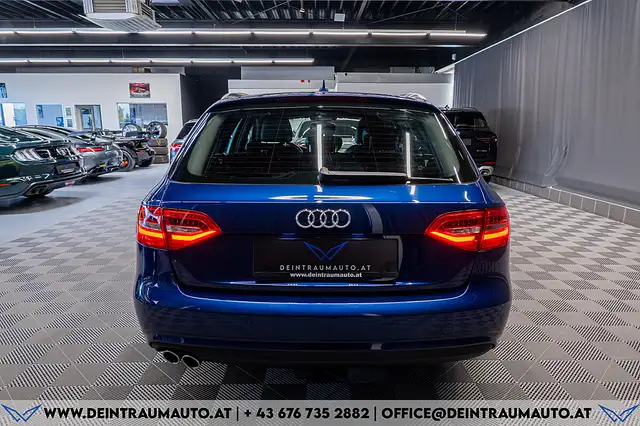 Audi A4 view 10