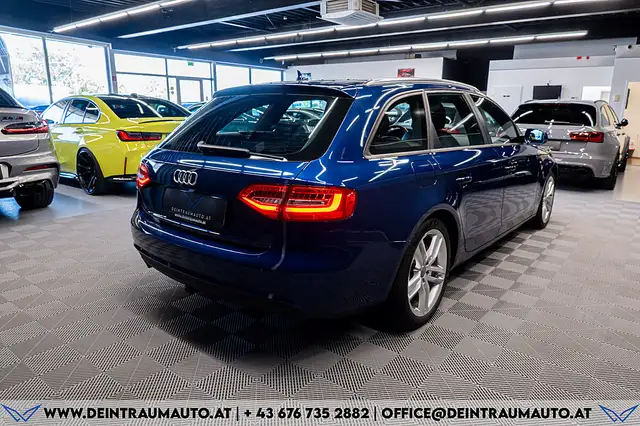 Audi A4 view 9