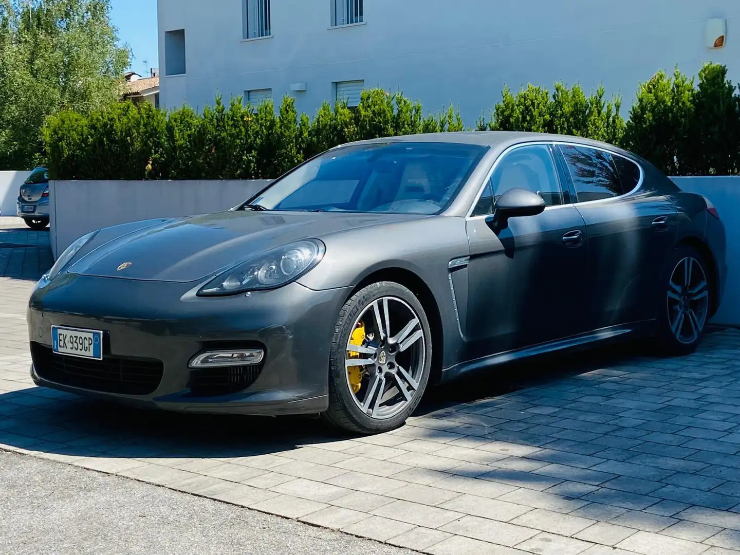 Porsche Panamera 4.8 Turbo S Executive da 550 cavalli - 1