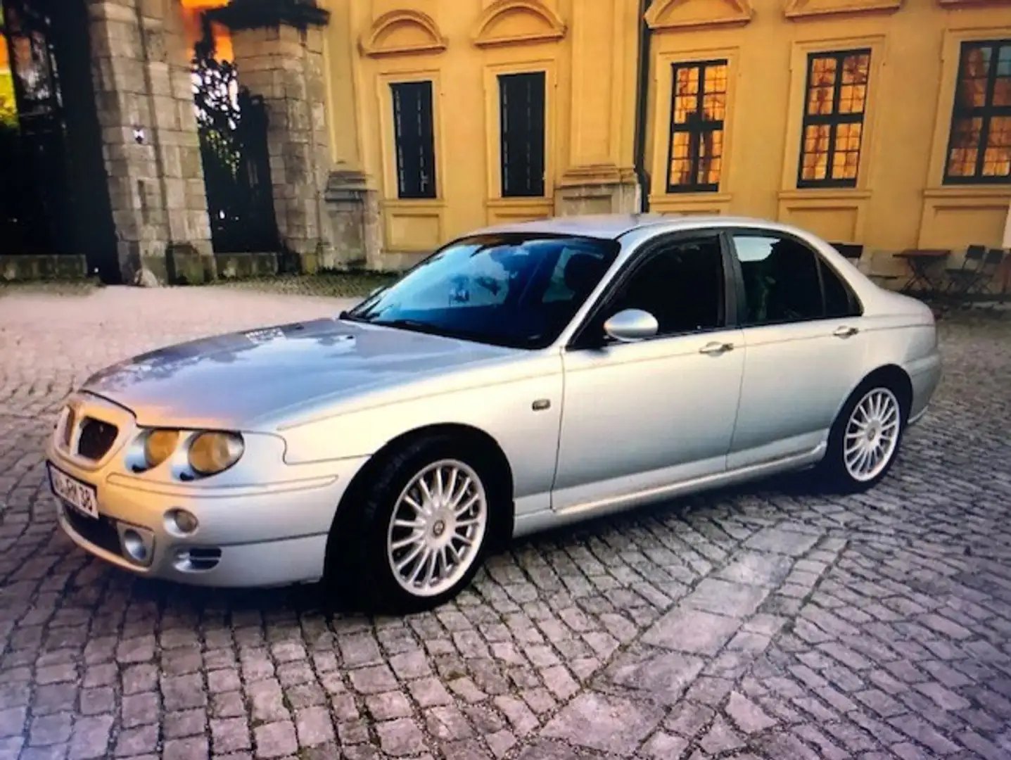 MG ZT MG ZT 2.5 V6 Silber - 1