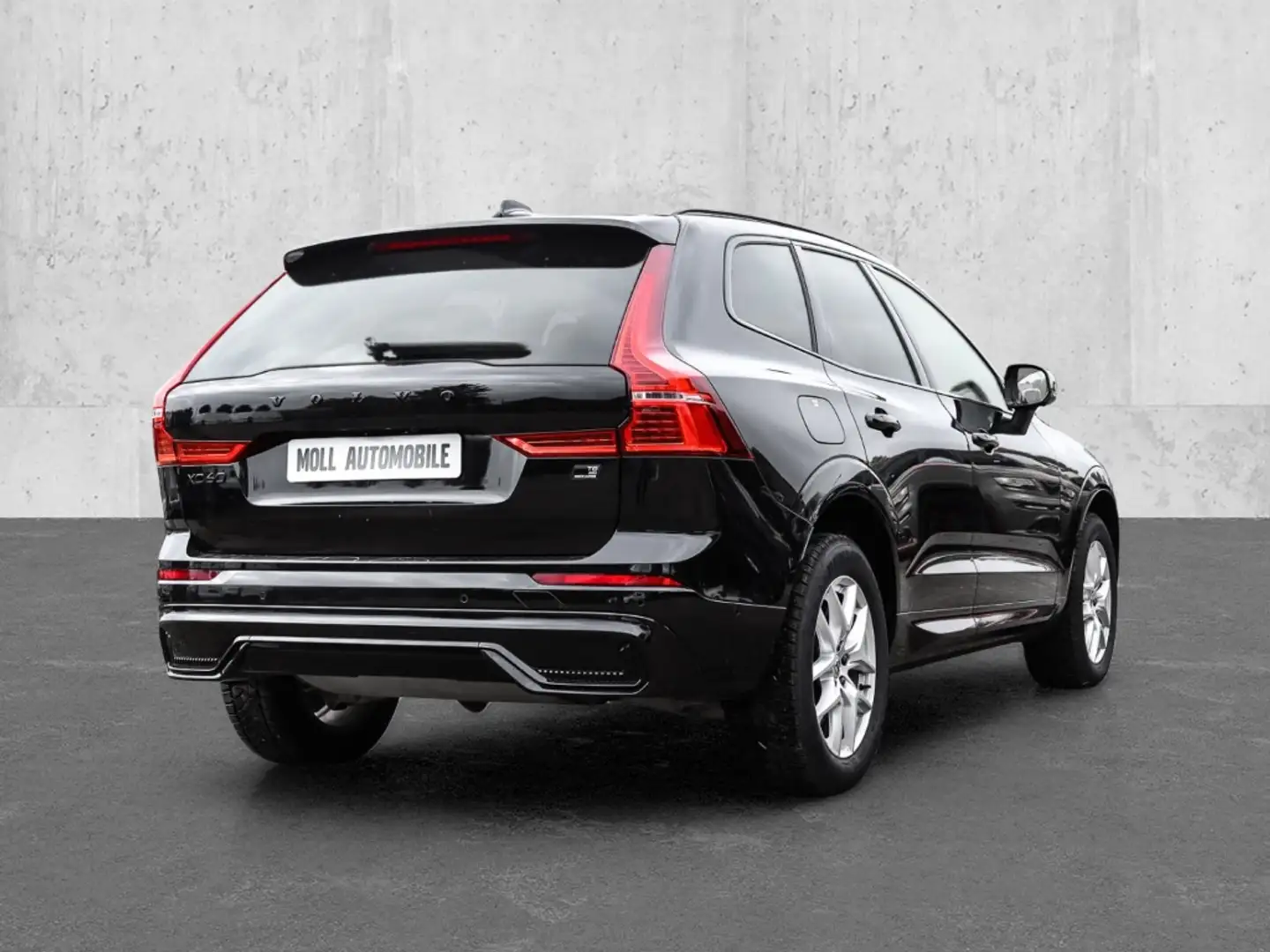 Volvo XC60 Plus Black Edition Recharge Plug-In Hybrid AWD T8 Schwarz - 2