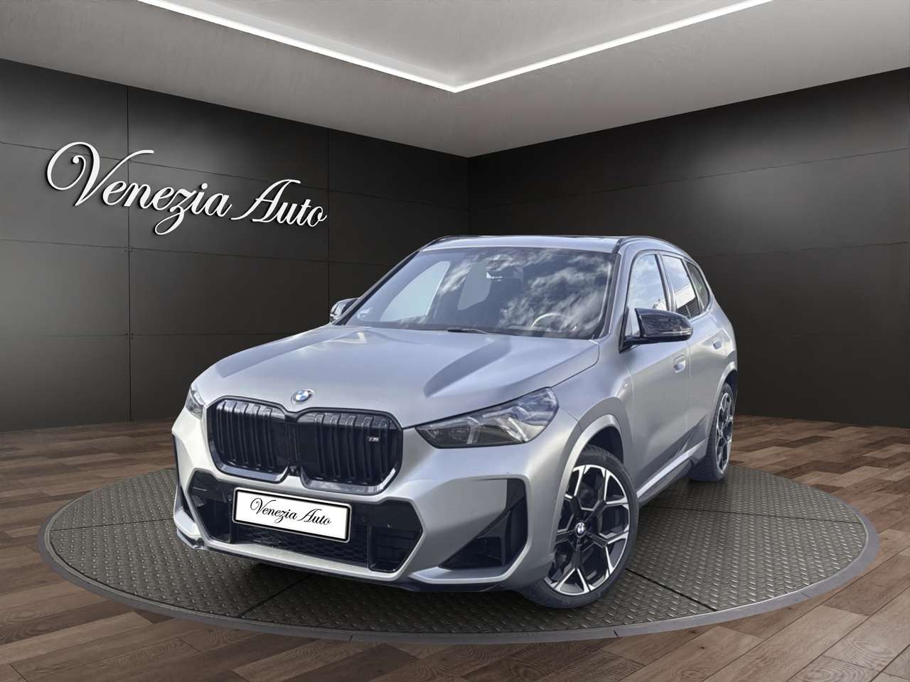 BMW X1 X1 M35i 300cv M Sport Pro xDrive Gancio Tetto Panoramico ACC HUD LED Pelle 360 Navi Memoria Keyless Harman