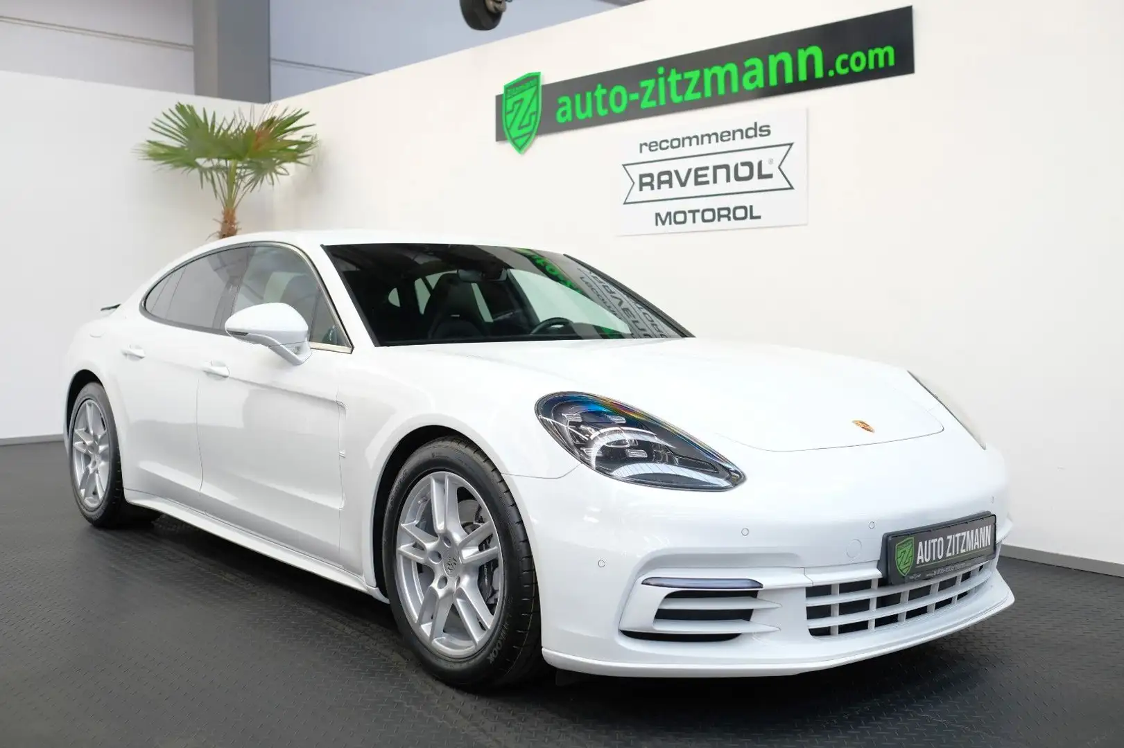Porsche Panamera 4/SOFTCLOSE/HIFI/2 HAND/MWST/360° GRAD Weiß - 1