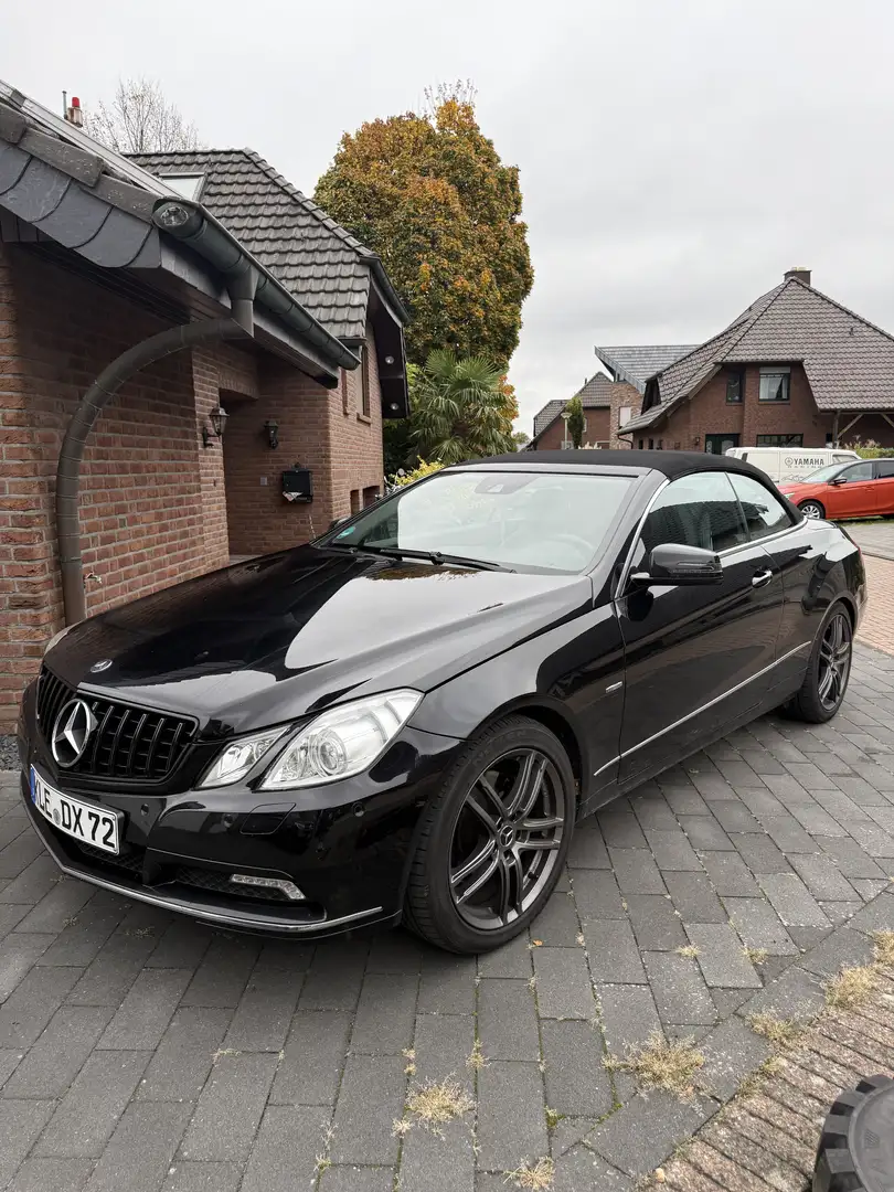 Mercedes-Benz E 250 CDI DPF Cabrio BlueEFFICIENCY Automatik Elegance Schwarz - 2
