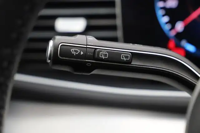 Mercedes-Benz GLE view 21