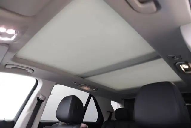 Mercedes-Benz GLE view 24