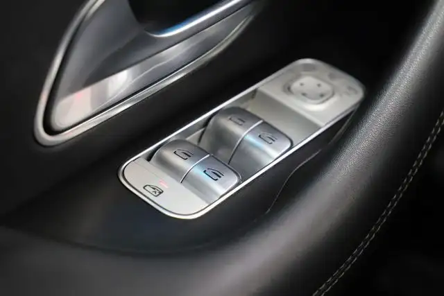 Mercedes-Benz GLE view 29