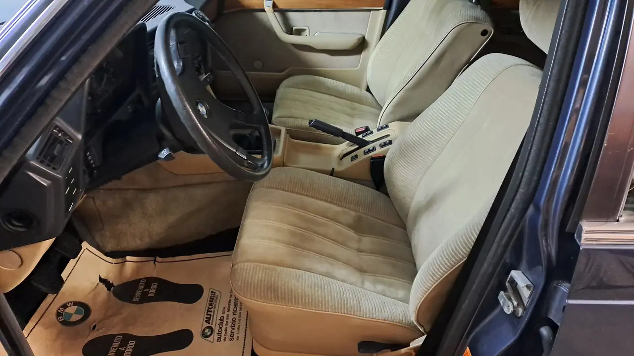 BMW 735i 3.5, foto 4