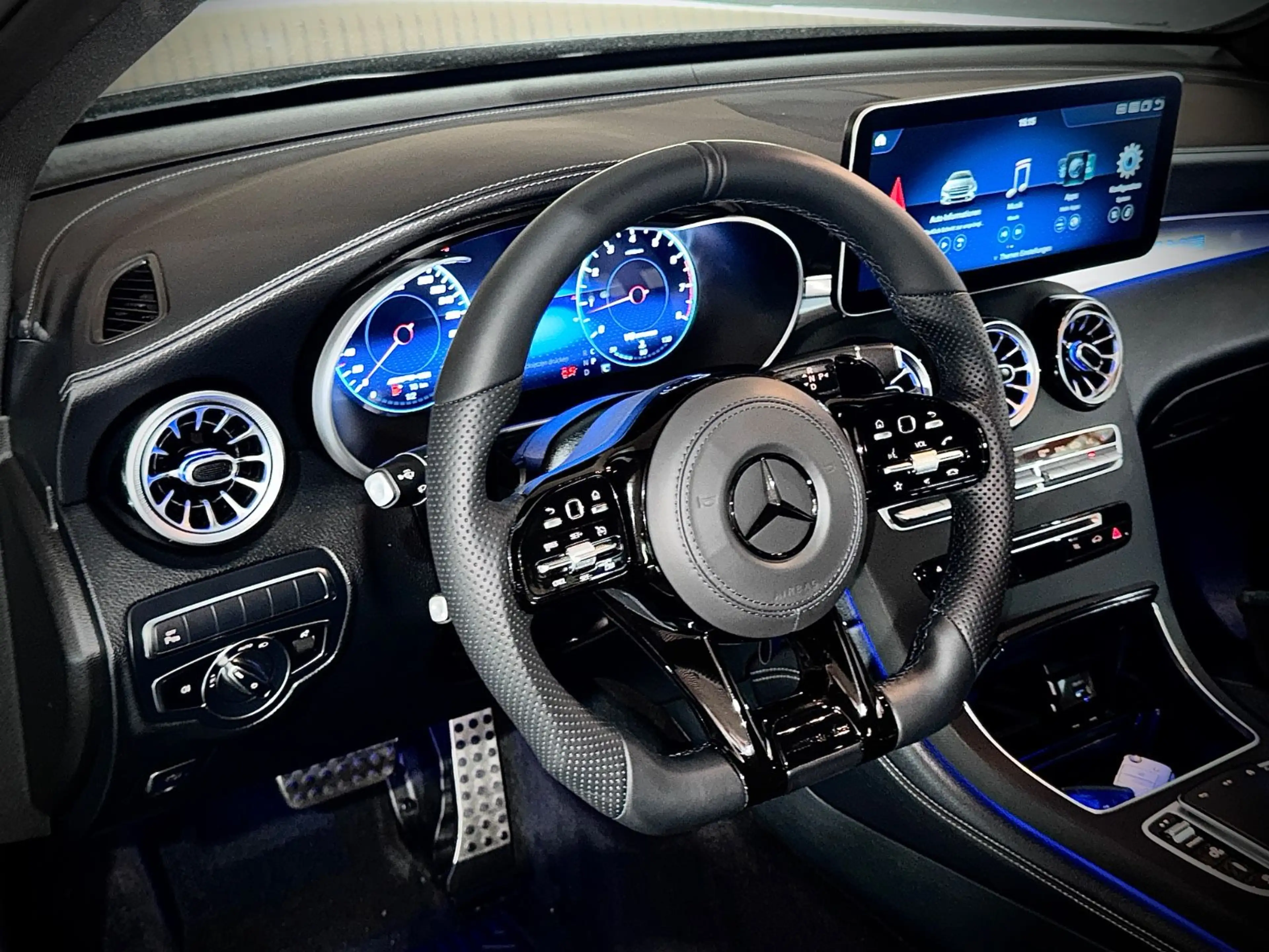 Mercedes-Benz GLC 63 AMG *4-MATIC*VIRTUAL*BURMESTER*KAMREA* — photo 12