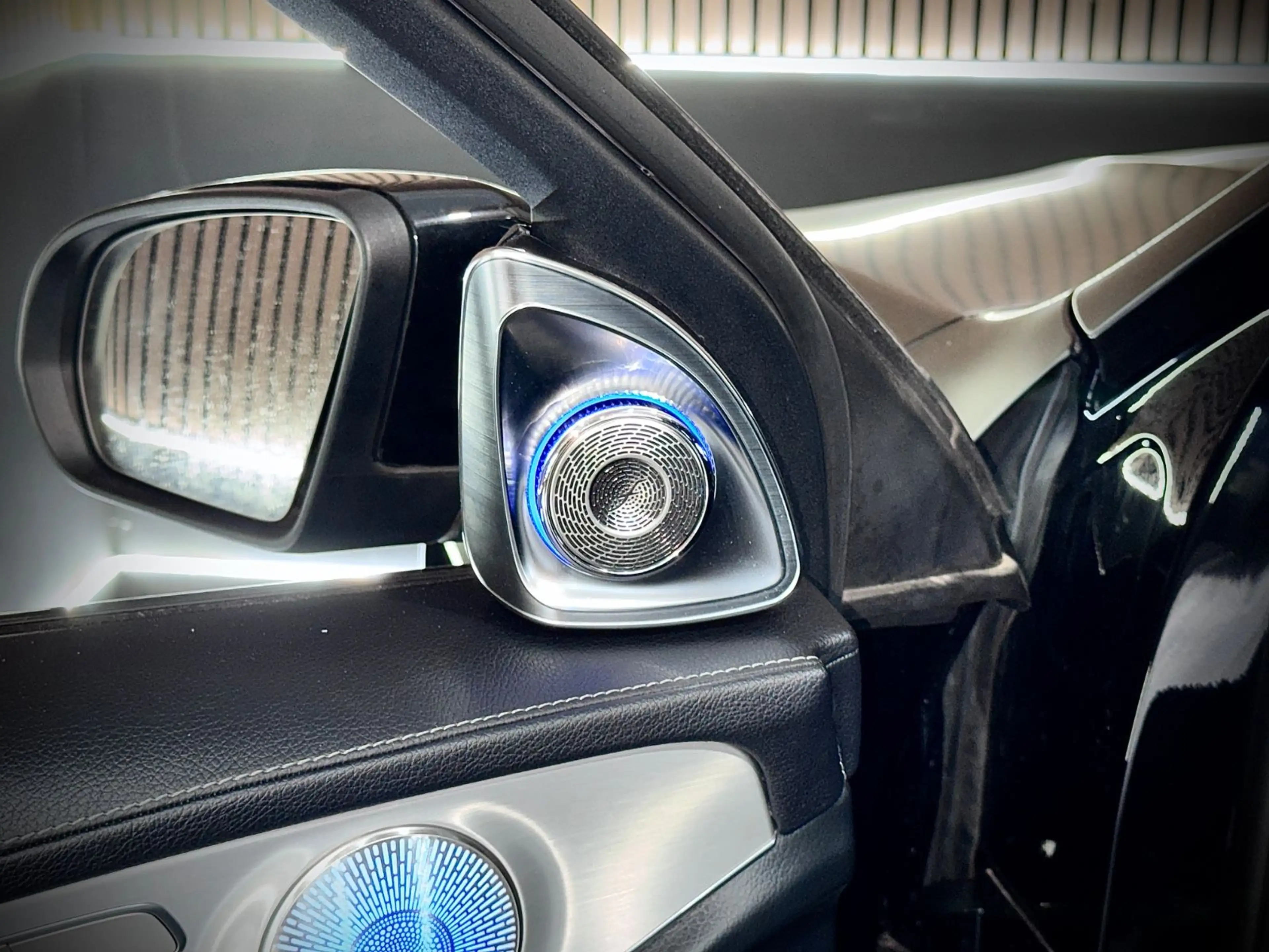 Mercedes-Benz GLC 63 AMG *4-MATIC*VIRTUAL*BURMESTER*KAMREA* — photo 11
