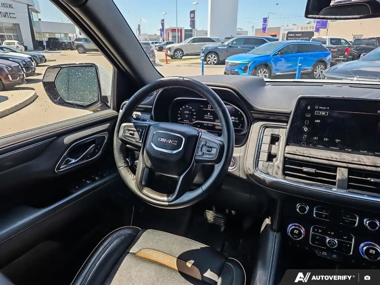GMC Yukon снимка GMC Yukon