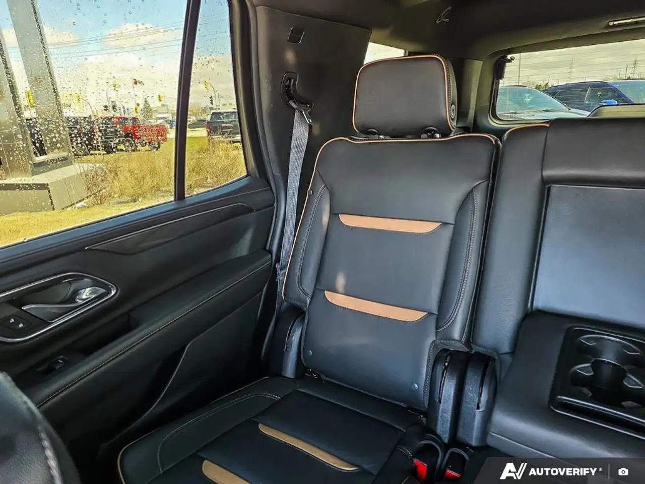 GMC Yukon снимка GMC Yukon