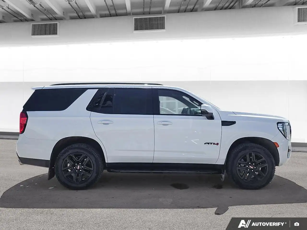 GMC Yukon снимка GMC Yukon