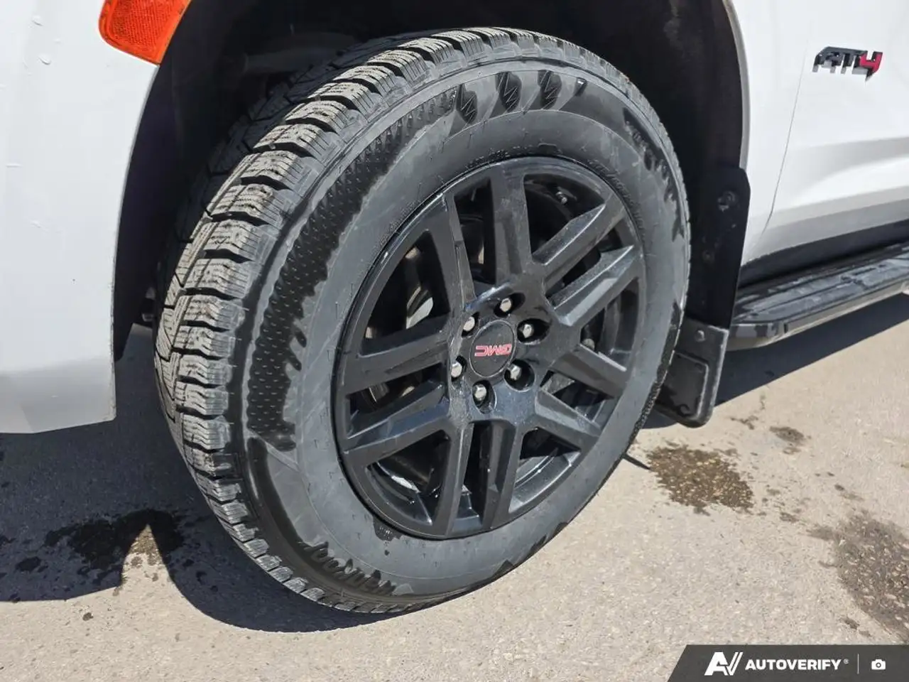 GMC Yukon снимка GMC Yukon