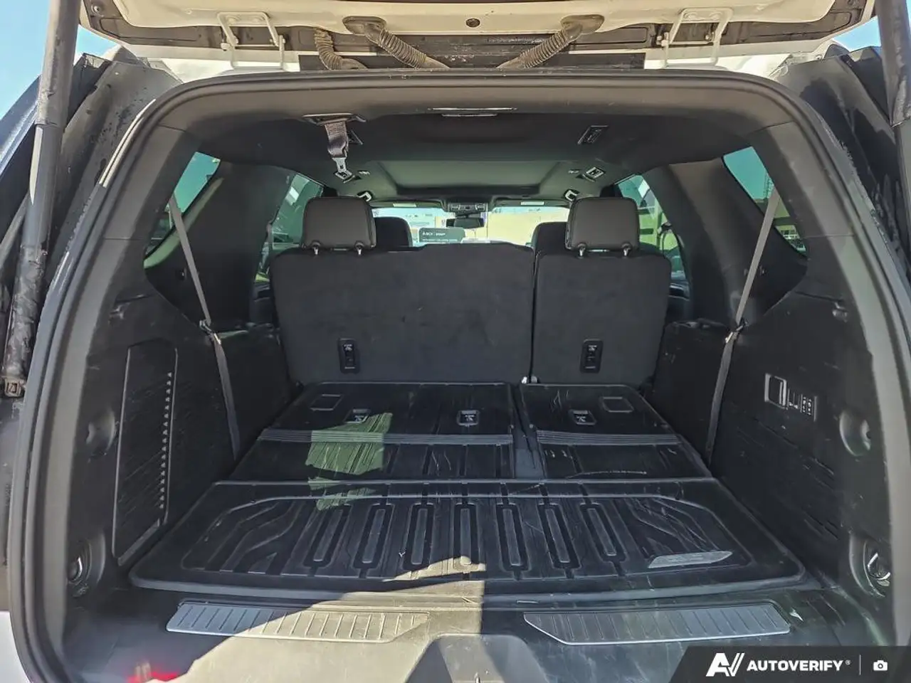 GMC Yukon снимка GMC Yukon