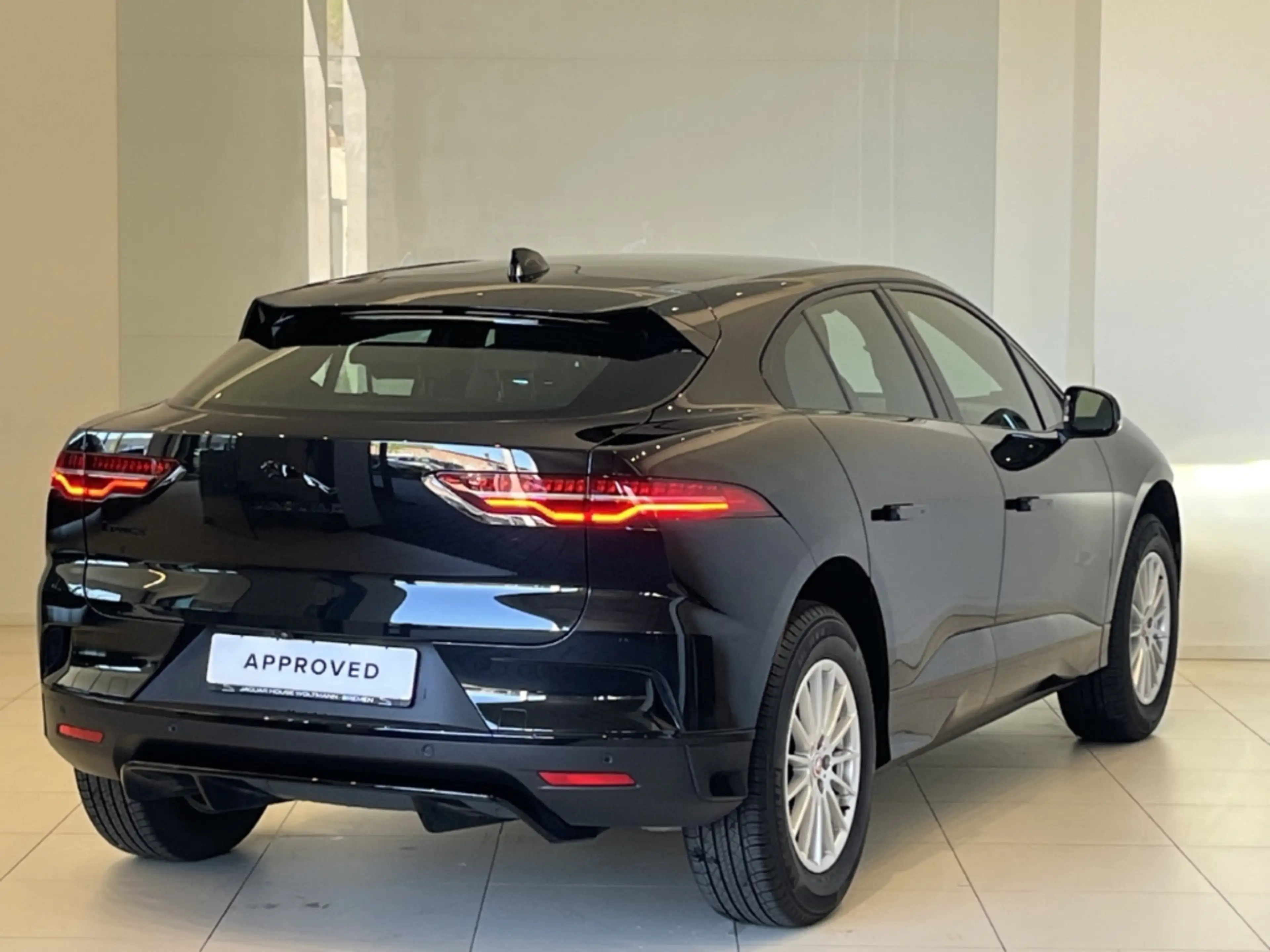 Jaguar I-Pace EV400 S StandHZG Panorama Meridian — photo 12