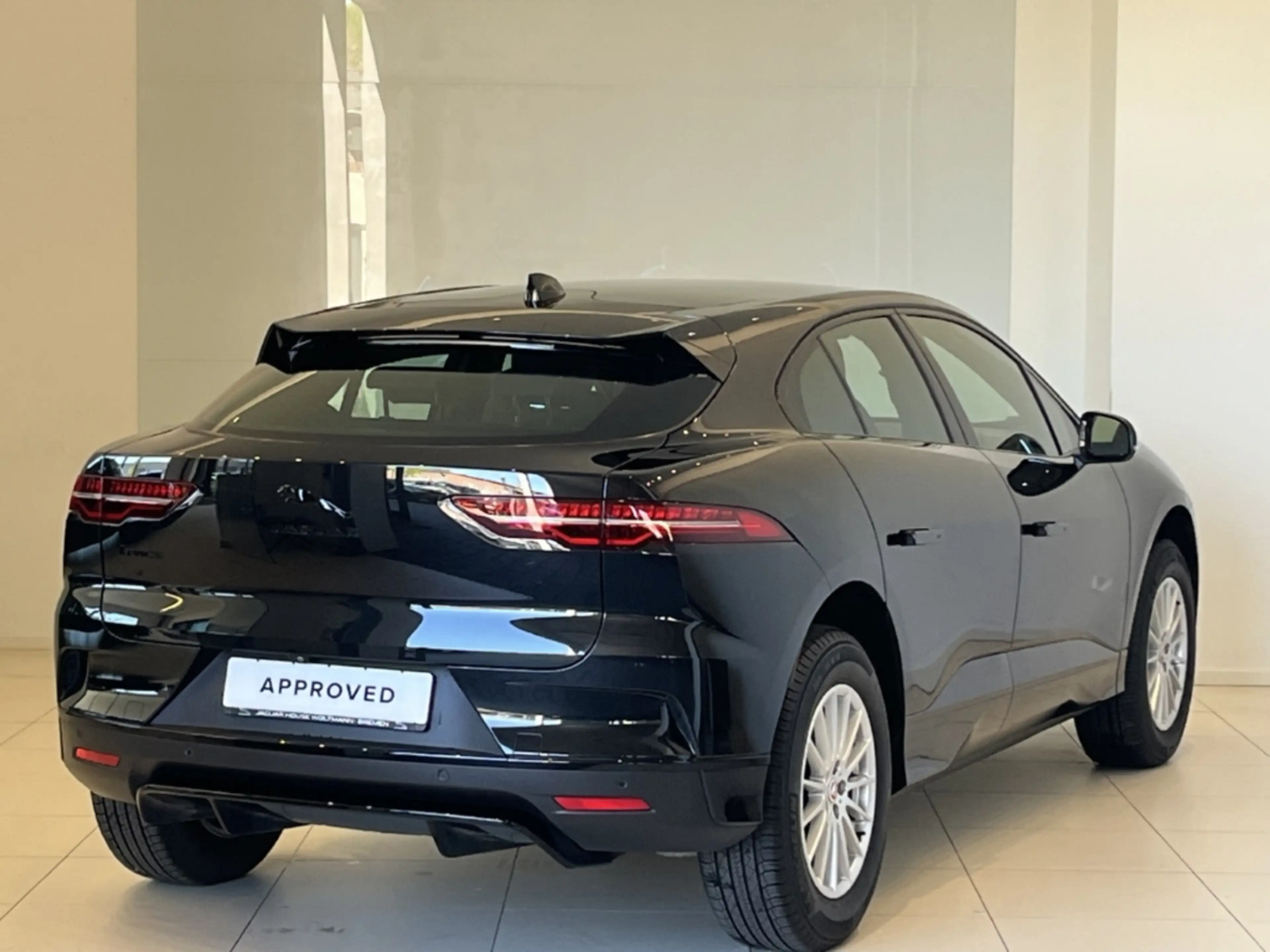 Jaguar I-Pace EV400 S StandHZG Panorama Meridian — photo 2