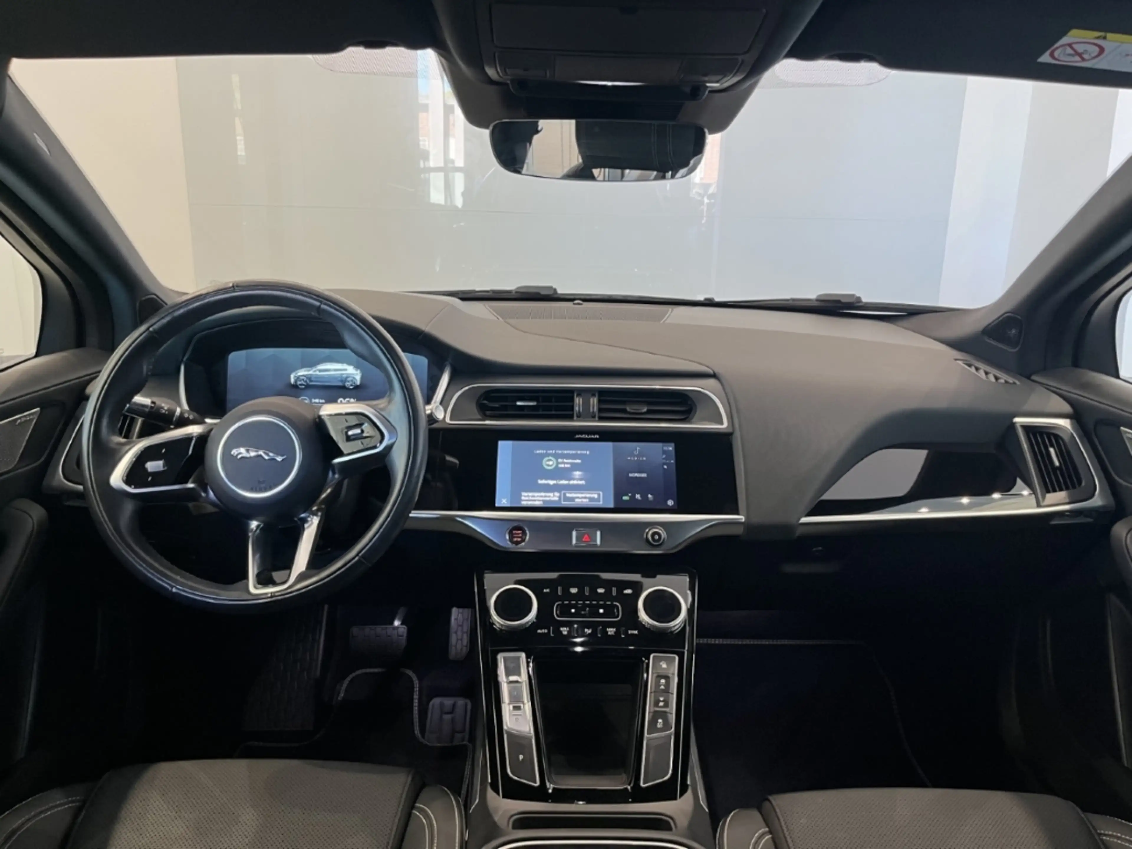 Jaguar I-Pace EV400 S StandHZG Panorama Meridian — photo 4