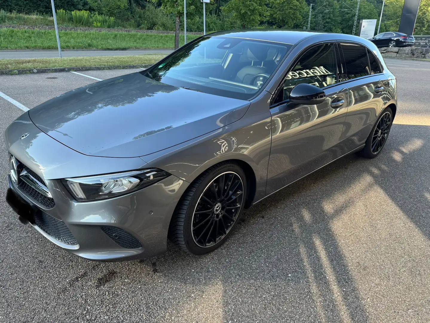 Mercedes-Benz A 200 A 200 d 4Matic 8G-DCTEdition 19 siva - 1