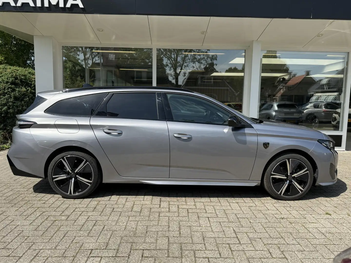 Peugeot 308 SW 1.2T 130pk Automaat GT | Navigatie | Climate & Zilver - 2