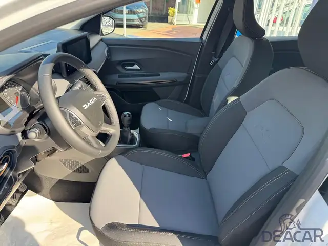 Dacia Sandero view 15