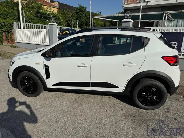 Dacia Sandero view 10