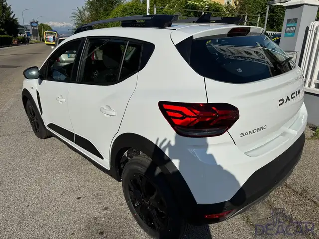 Dacia Sandero view 5