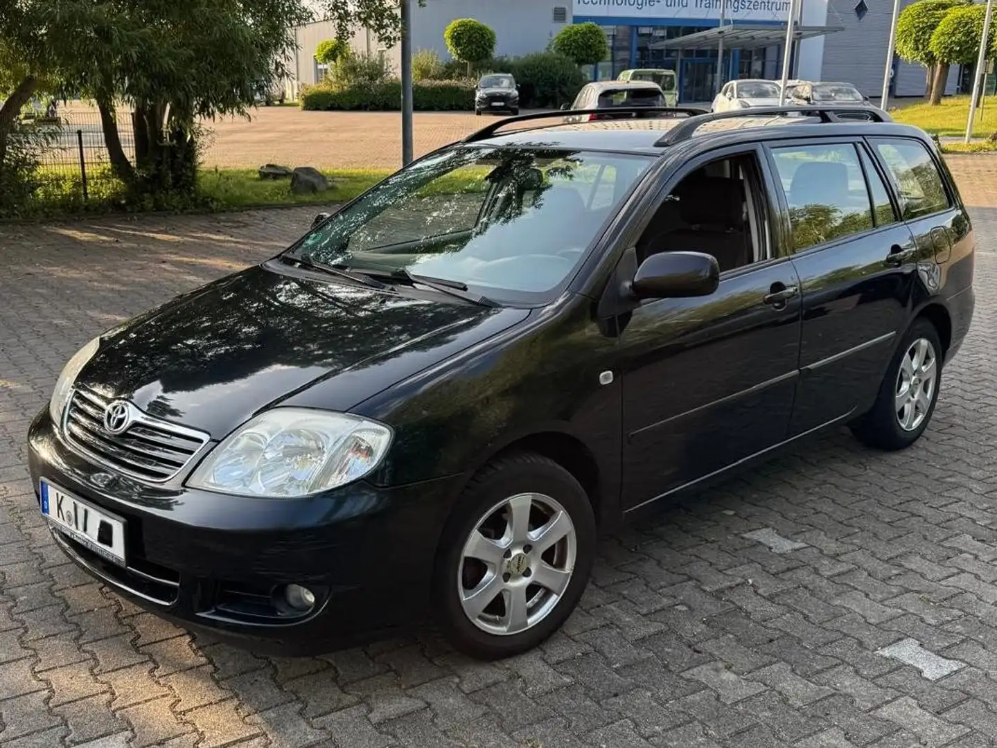 Toyota Corolla Corolla 1.6 VVT-i Combi Sol Schwarz - 1