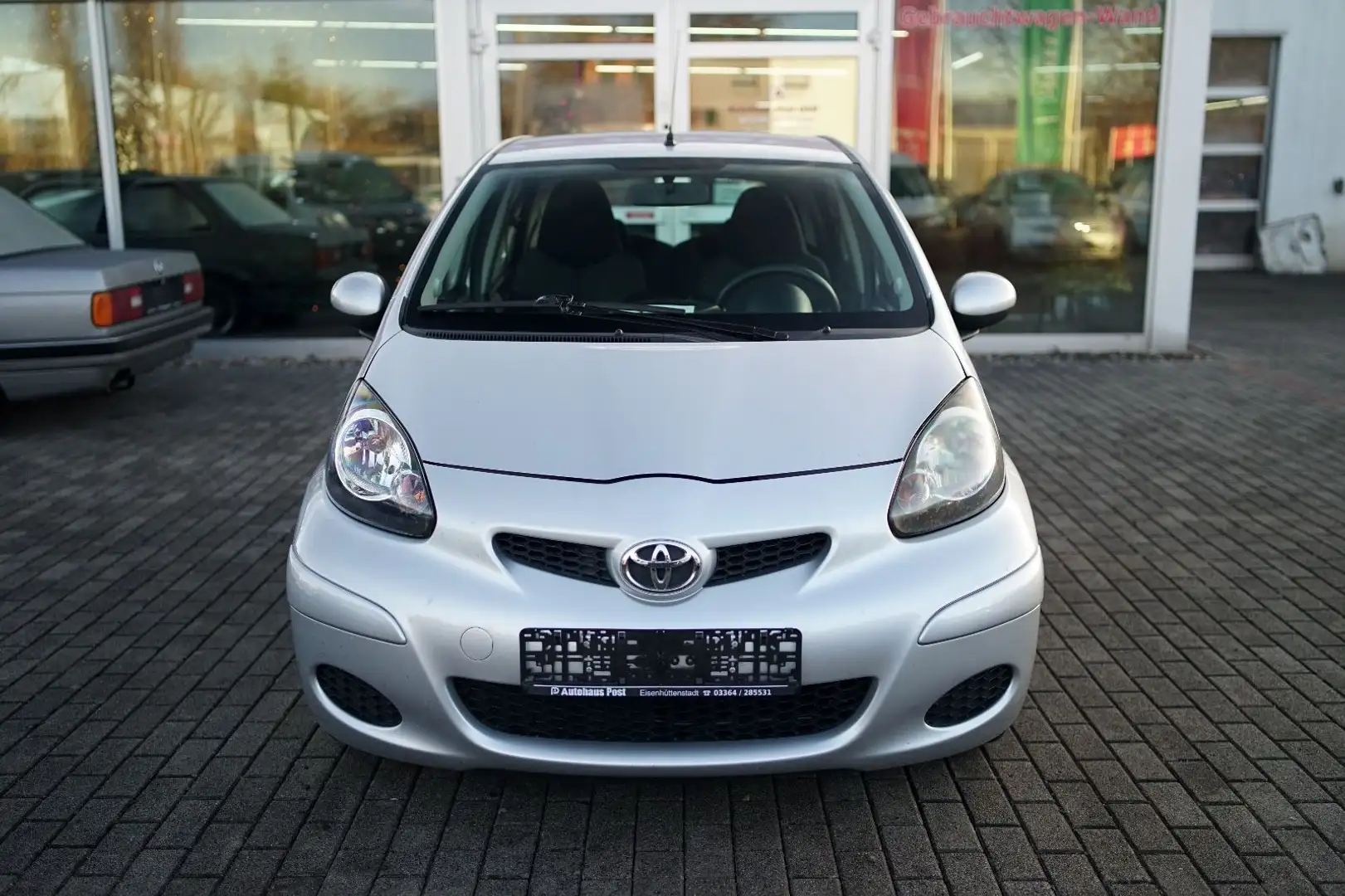 Toyota Sonstige Aygo City Automatik Allwetter Tüv & Service Neu Silber - 2