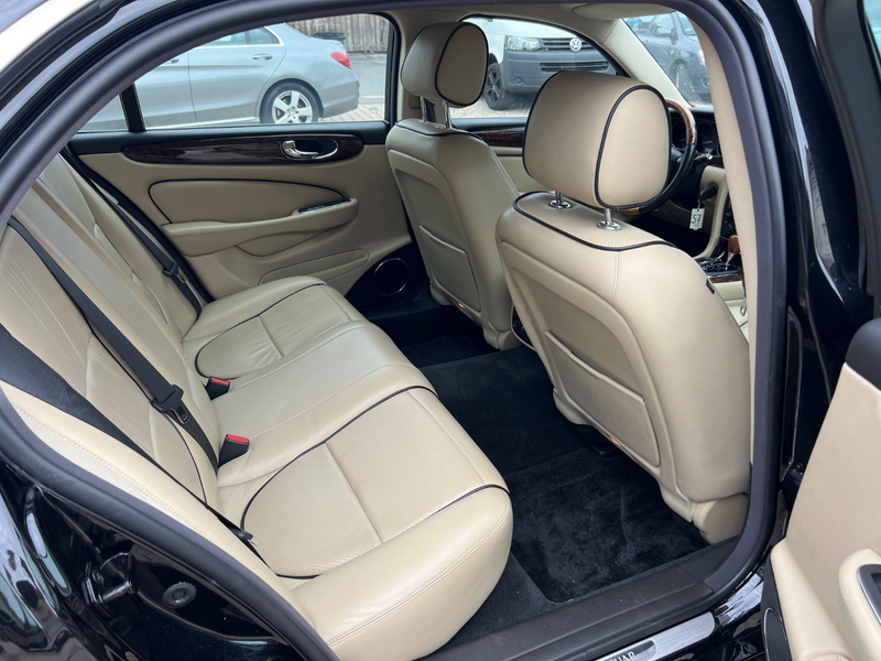 Jaguar XJ 2.7 D XJ6 Sovereign — photo 9