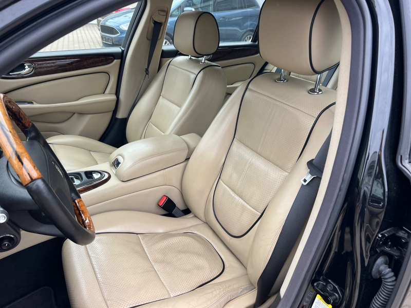 Jaguar XJ 2.7 D XJ6 Sovereign — photo 14