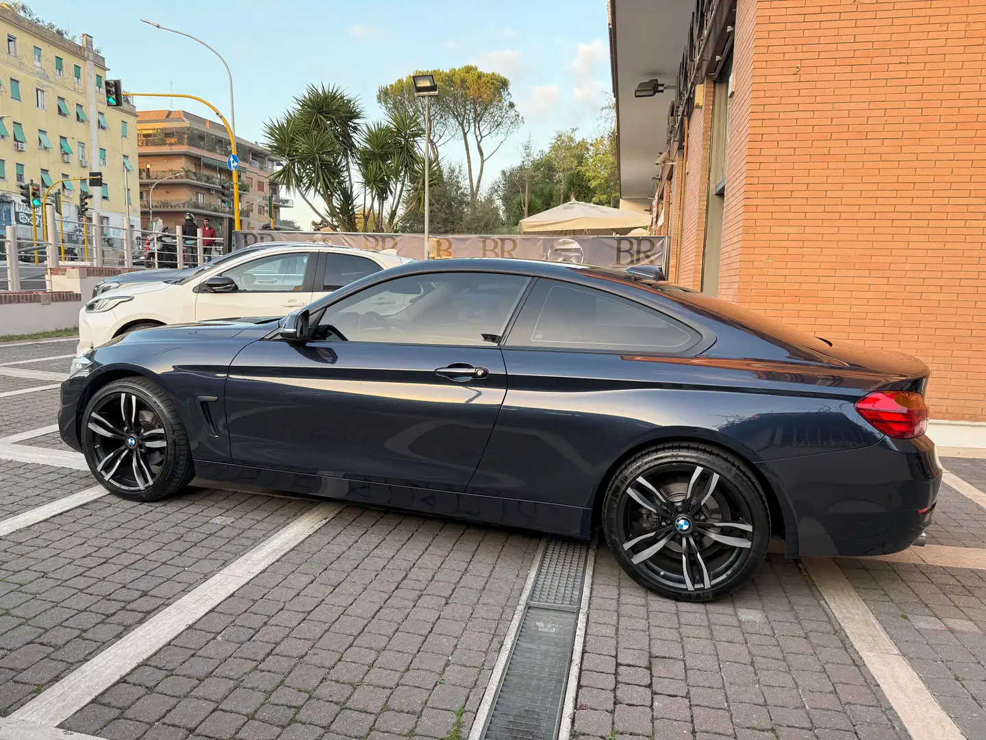 BMW 420 i Coupe' xDrive Sport +C.AUTO-NAVI-C19 !! Blu/Azzurro - 2