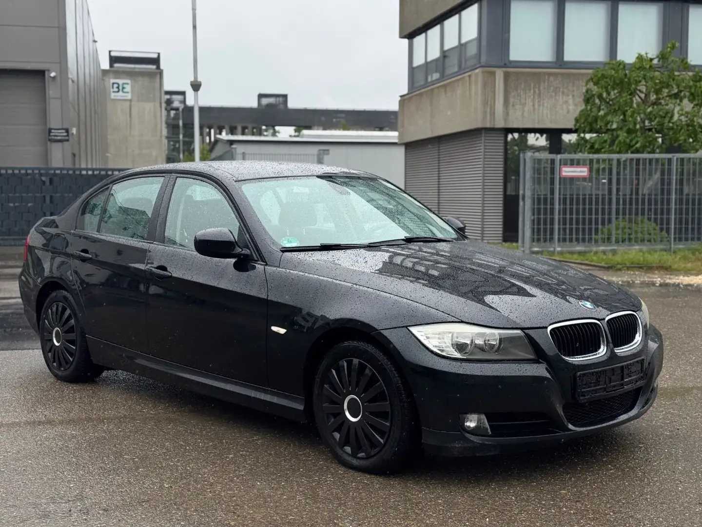 BMW 316 d Limousine Euro5 Klimaautomatik Noir - 2