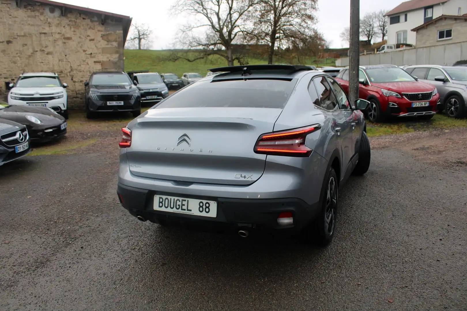 Citroen C4 X SHINE PACK 130 CV EAT8 BOITE AUTO CAMÉRA GRAND GPS USB FULL LEDS TOIT PANO  ESP Grau - 2