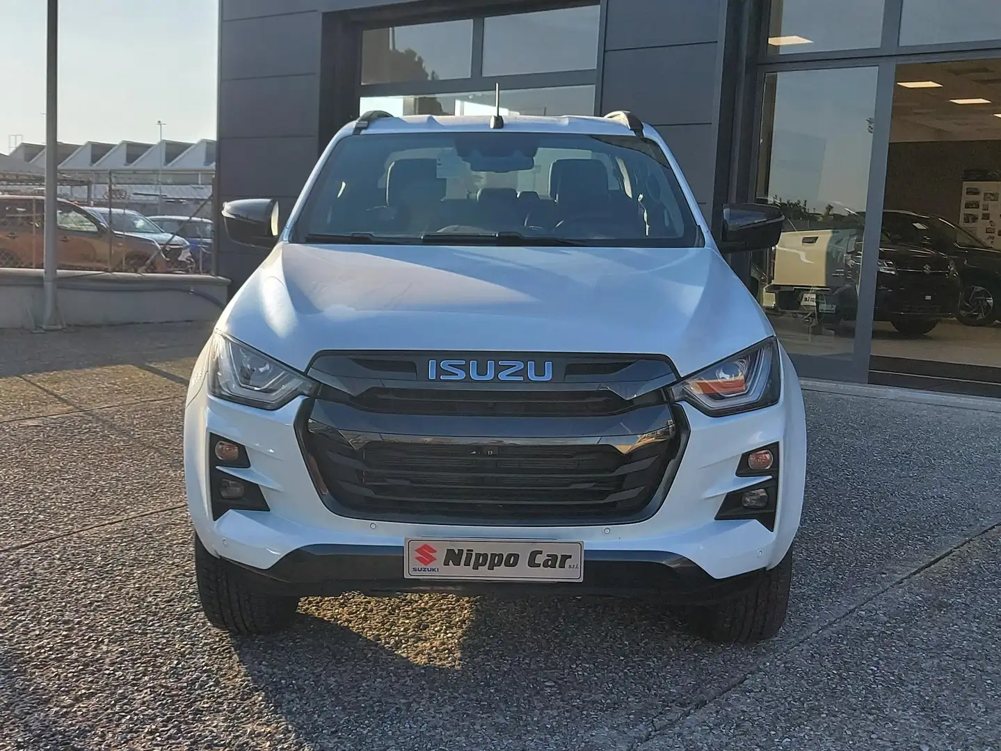 Isuzu D-Max D-Max  1.9 td crew N60FF 4x4 IVA ESPOSTA Bianco - 2