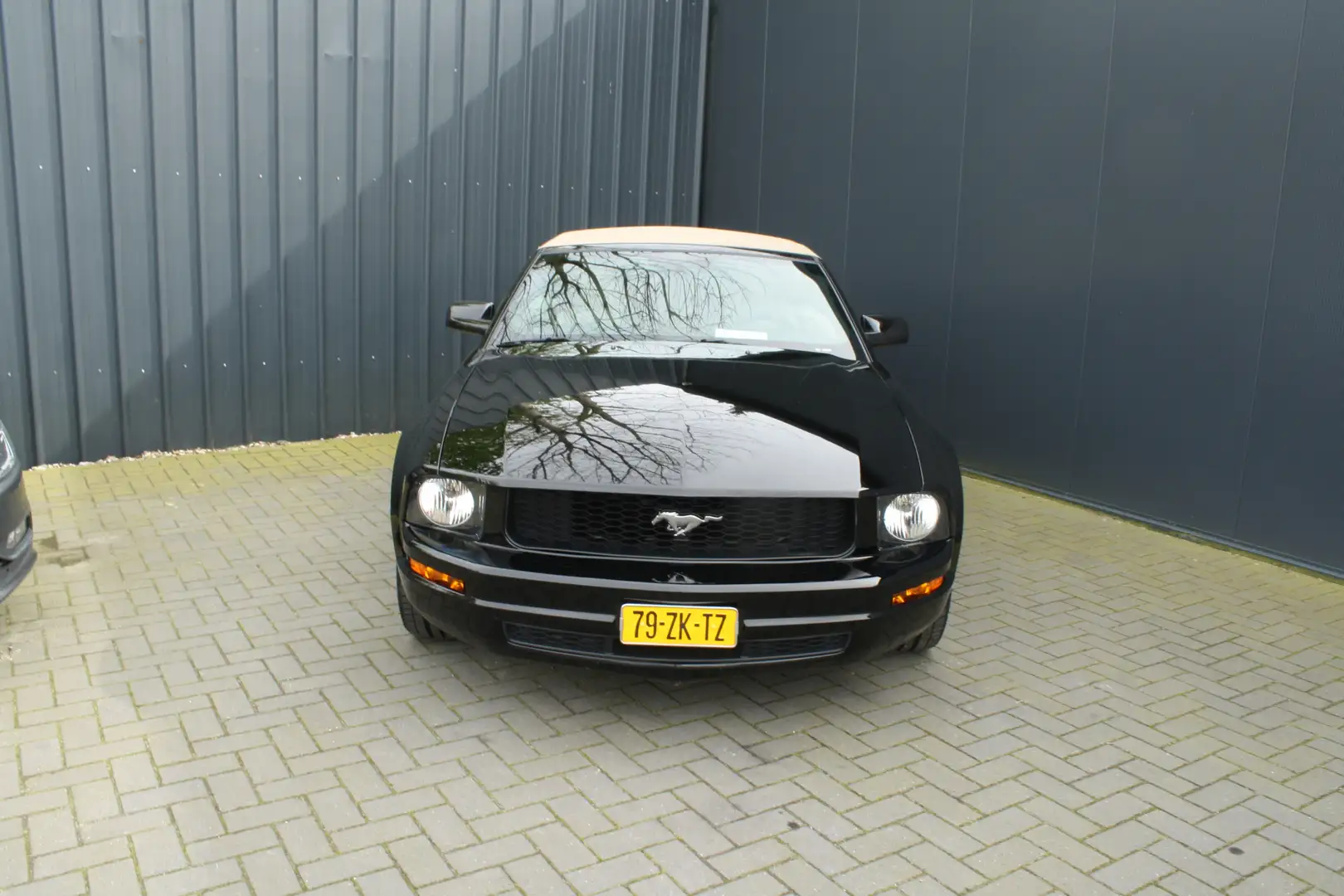 Ford Mustang USA 4.0 V6 206PK CABRIOLET - AIRCO - LEDER - AUTOM Zwart - 2