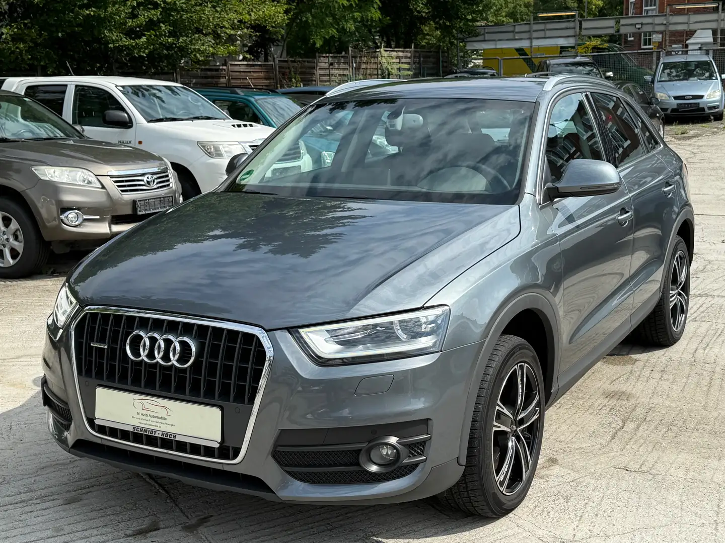 Audi Q3 2.0 TFSI quattro*Navi*PDC*AHK* Grau - 1