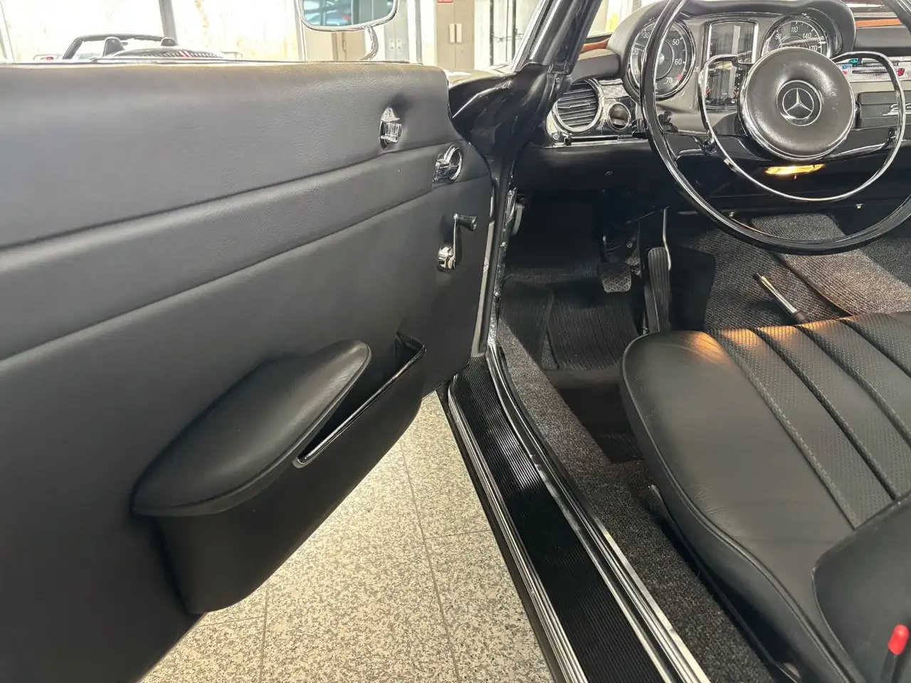 Mercedes-Benz 230 SL Pagode - dt. Spitzenrestaration - H-Kz., foto 11
