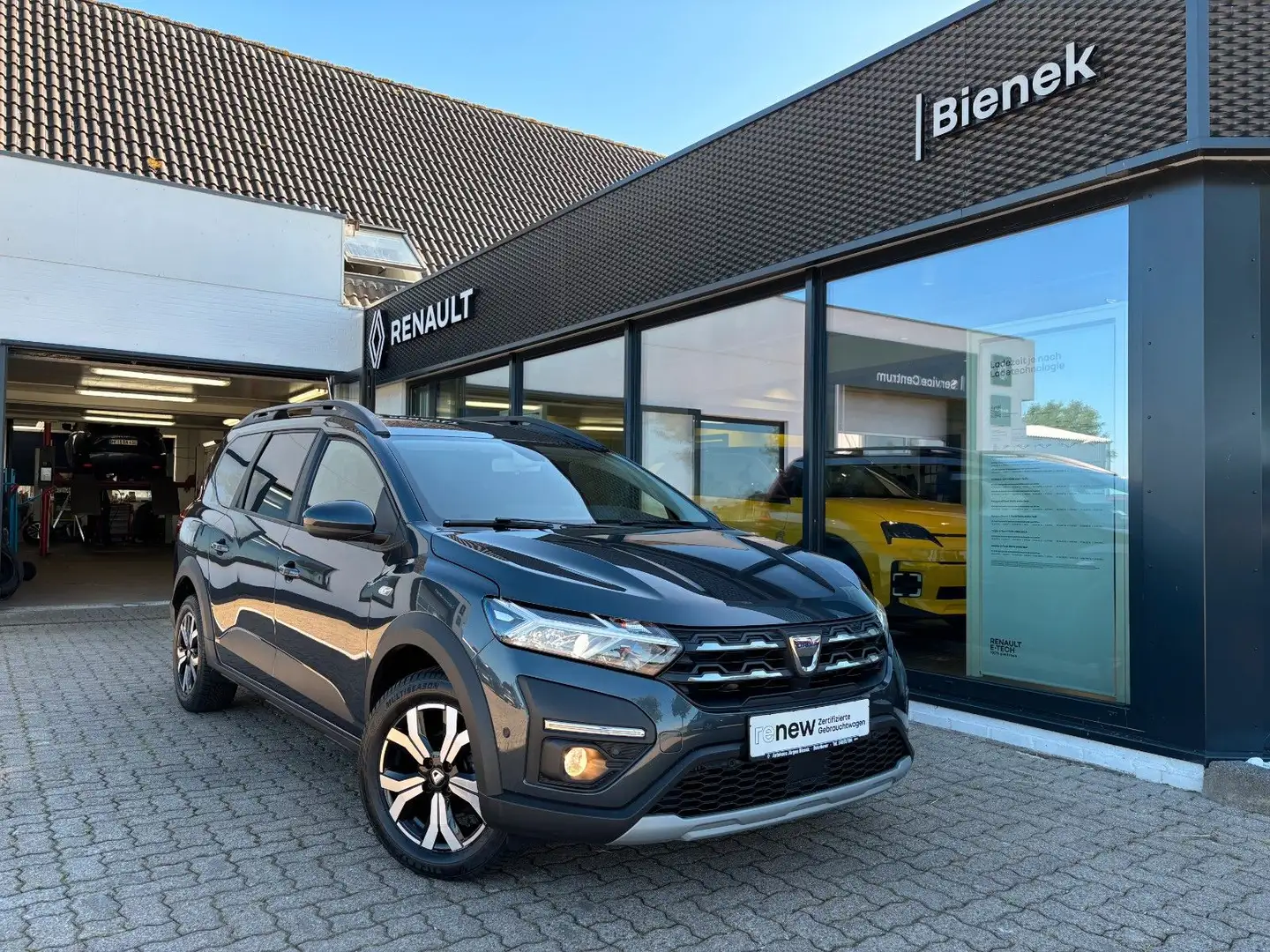 Dacia Jogger TCe 100 ECO-G Comfort 5-Sitzer Grau - 2