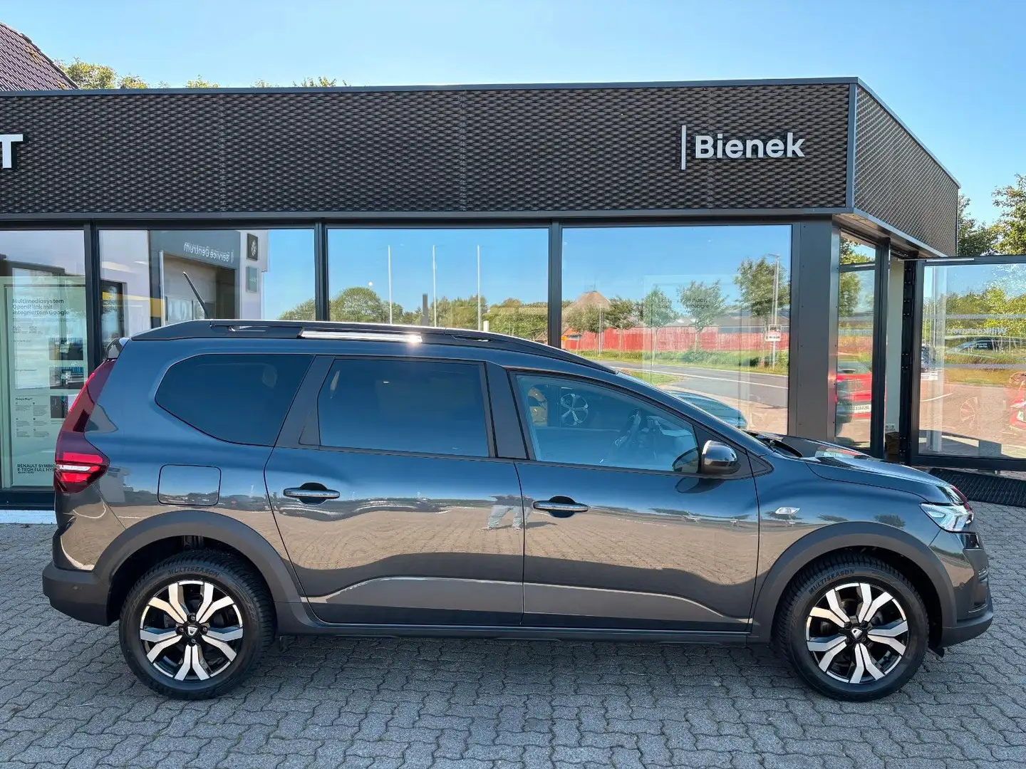 Dacia Jogger TCe 100 ECO-G Comfort 5-Sitzer Grau - 1